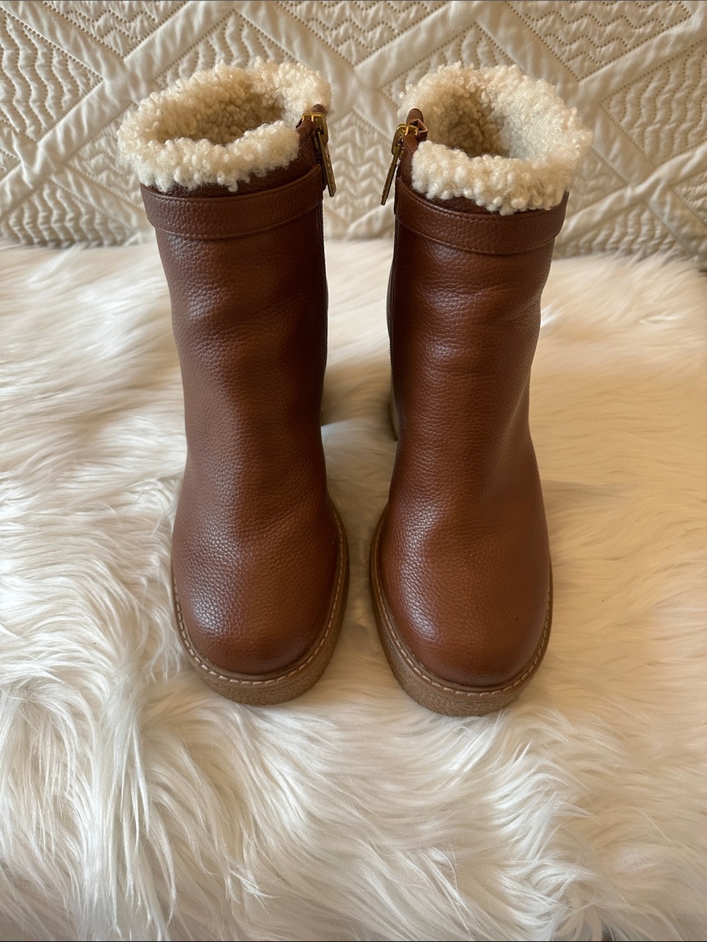 Beautiful Guess Women’s Brown Boots with Cream Faux-Shearling Cuff